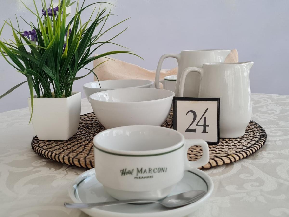 רימיני Hotel Marconi Miramare מראה חיצוני תמונה