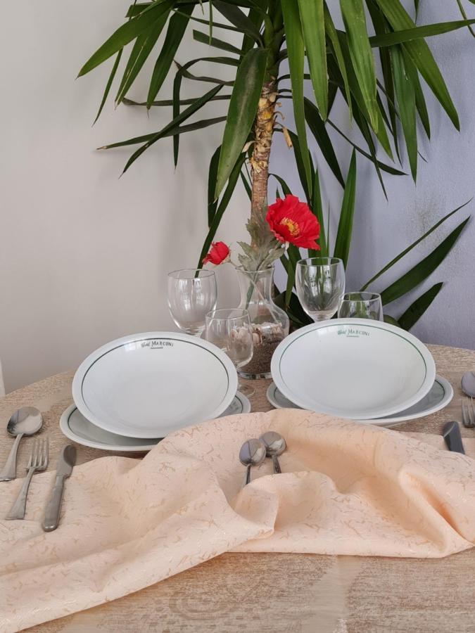 רימיני Hotel Marconi Miramare מראה חיצוני תמונה