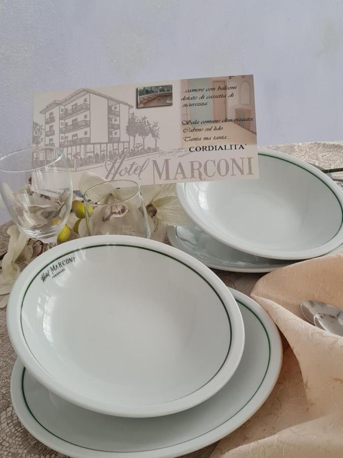 רימיני Hotel Marconi Miramare מראה חיצוני תמונה