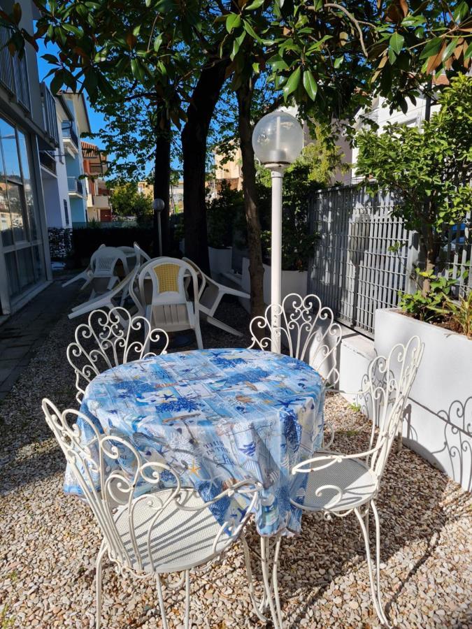 רימיני Hotel Marconi Miramare מראה חיצוני תמונה